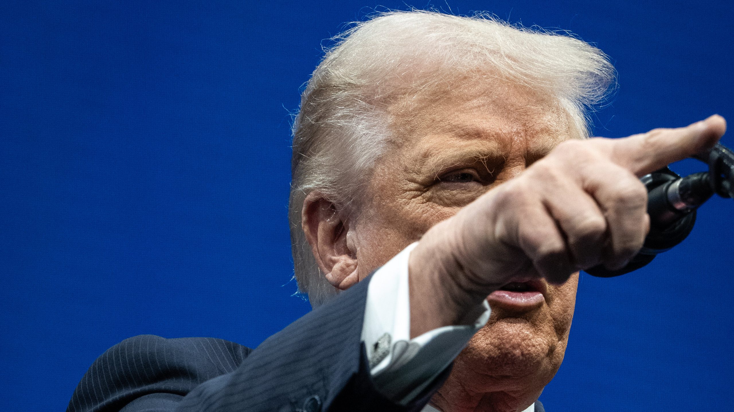 Trump Accuses Democrats of Sedition Over Military Orders