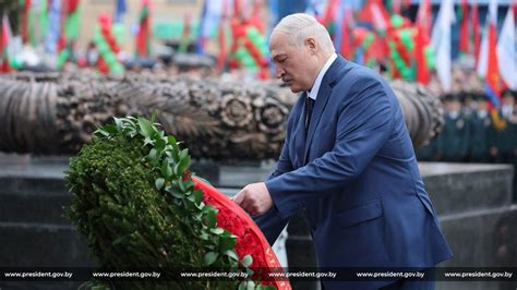 Lukashenko’s Cow Monument to Be Unveiled in Minsk Palace