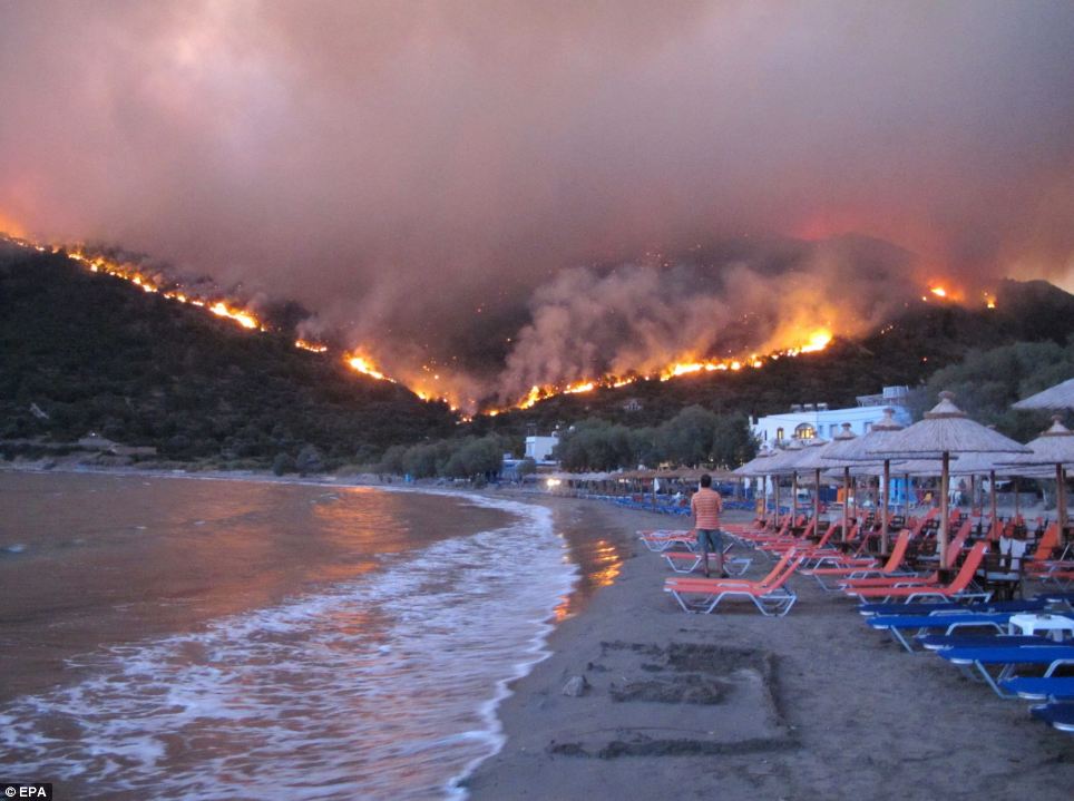 Greek Island Salamis Evacuates 593 Residents Amid Two Forest Fires
