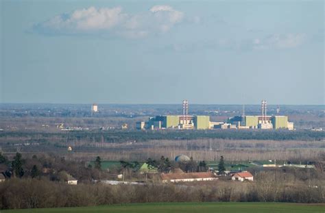 Hungary Braces for Critical Power Crisis After Paks Nuclear Plant Shutdown Due to Heatwave