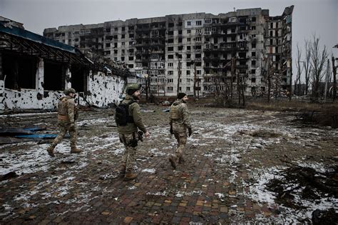 Ukrainian Language Tensions Escalate as Two Drohobych Residents Apologize for Russian Music