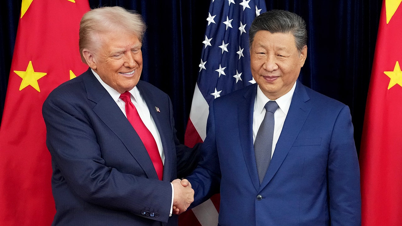 Trump and Xi Jinping Summit Focused on Symbolic Gestures as Diplomatic Breakthroughs Elusive