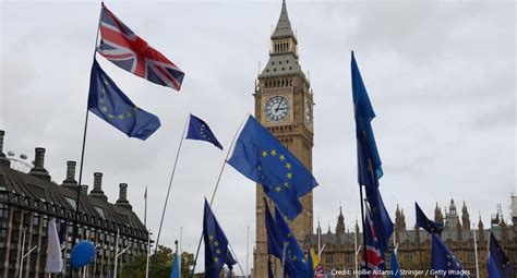 U.K. Rejoining Europe Could Deepen Economic Crisis, Expert Warns