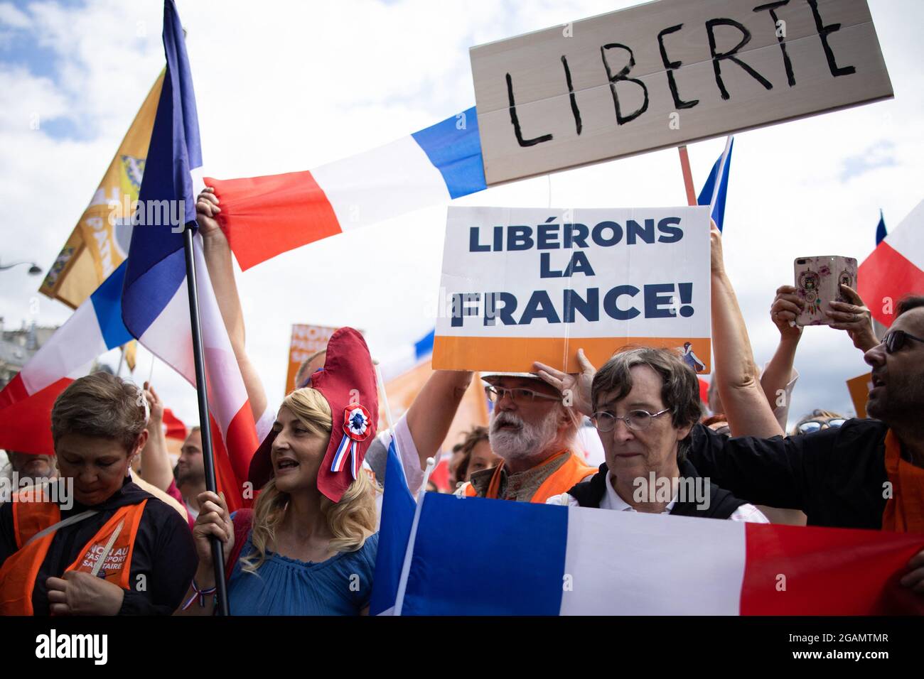 France Passes Bill Imposing Collective Liability on Protest Participants